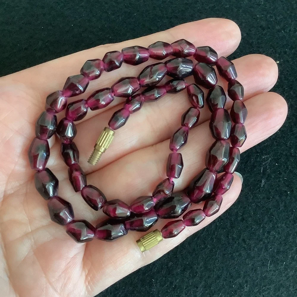 Vintage natural rhodolite garnet beads necklace.